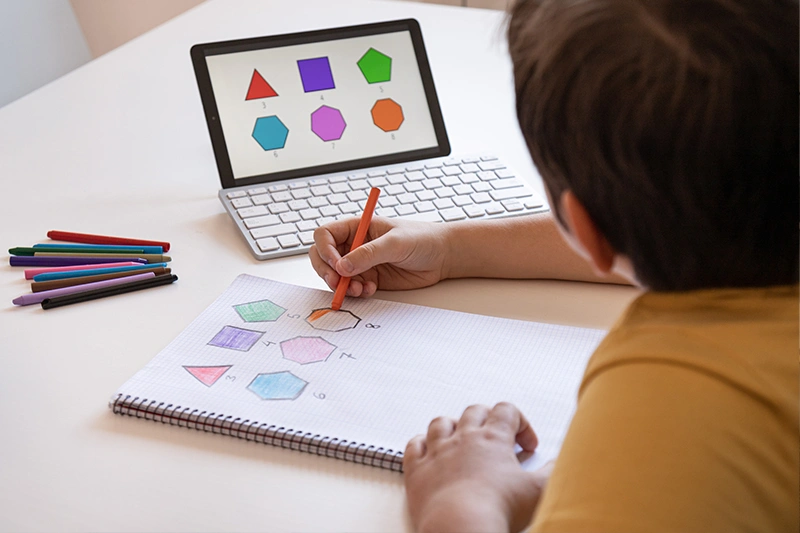 Students learning math in an interactive virtual session