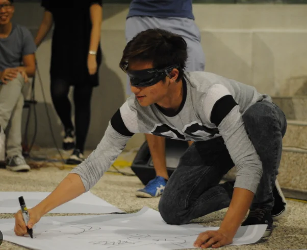 Blindfold Drawing Challenge
